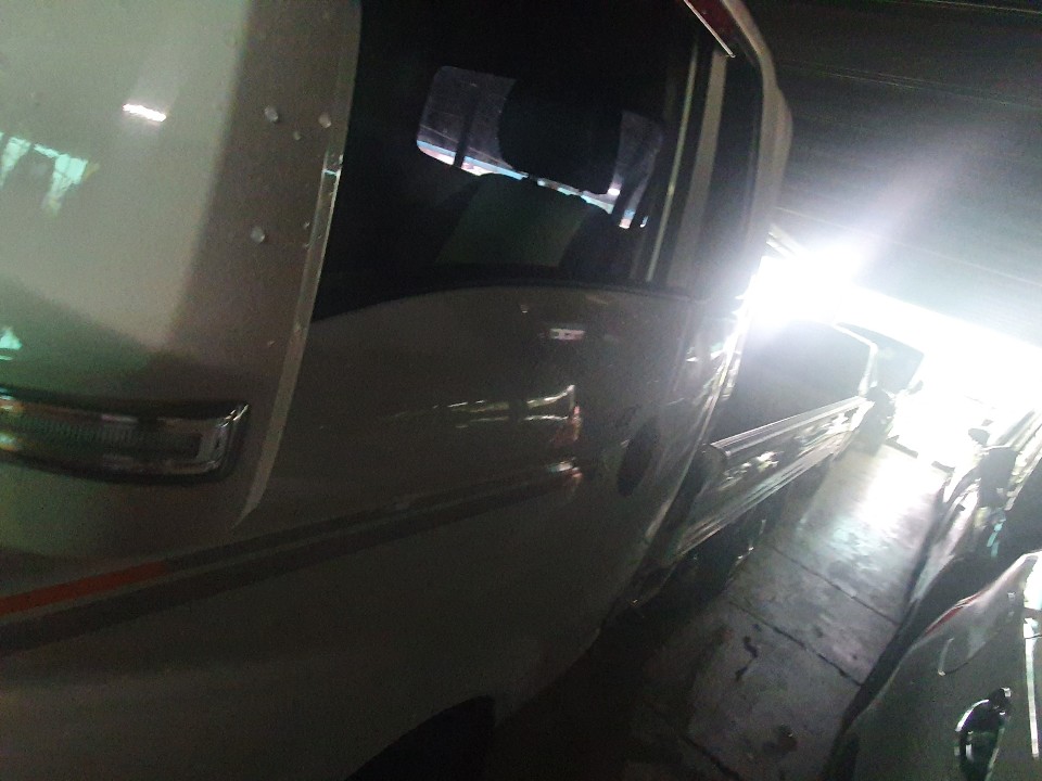 43j0wk93438m.jpg